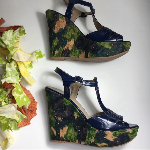 Kenneth Cole Reaction Real Deal Platform Heel - Picture 5 of 8